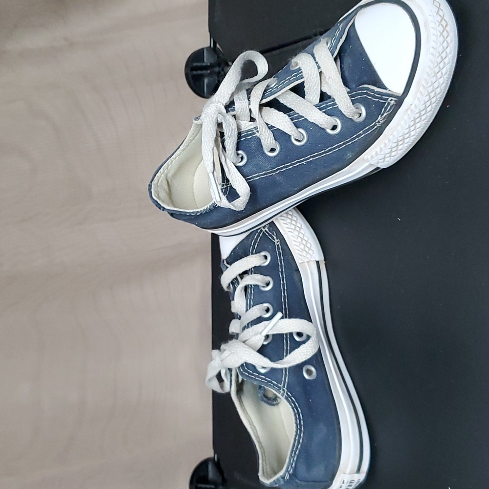 Converse, navy blue sneakers, size 11